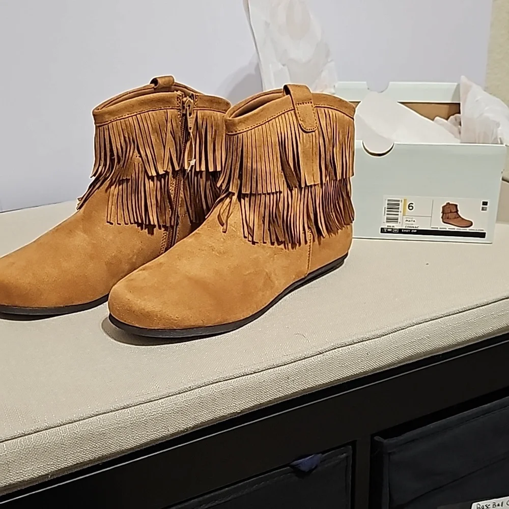 S:6 SO Girls Piata Moccasin Zip up Ankle Boots